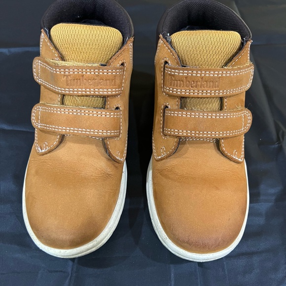 Timberland Kids H&L Boot in Wheat Nubuck color. Size 12 Little Kid Medium - Picture 4 of 4